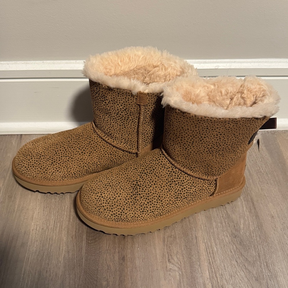 UGG Bailey Bow II Leopard Boots - Picture 2 of 6